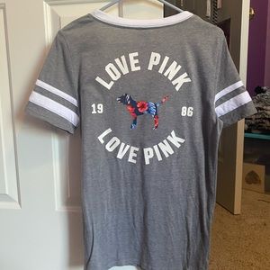V-neck PINK VS short sleeve